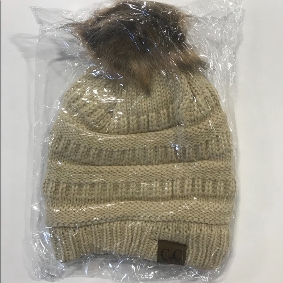 10 BEIGE CC POM STYLE CC BEANIES - Picture 5 of 7
